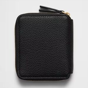 Banana Republic Women’s Black Vegan Leather Wallet with Zipper NWT